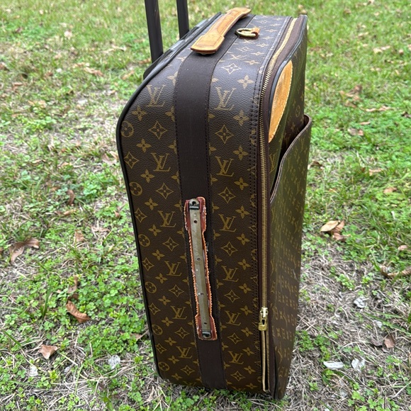 Louis Vuitton carry on bag - Picture 3 of 12